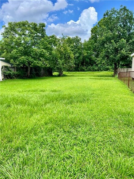 519 Center St, Arabi, LA 70032