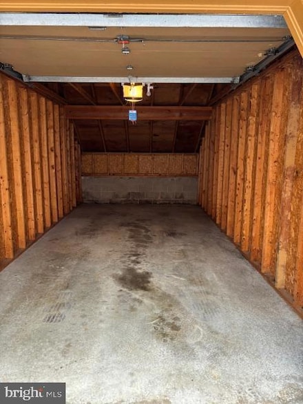 16 Valley Stream Ln, Wayne, PA 19087