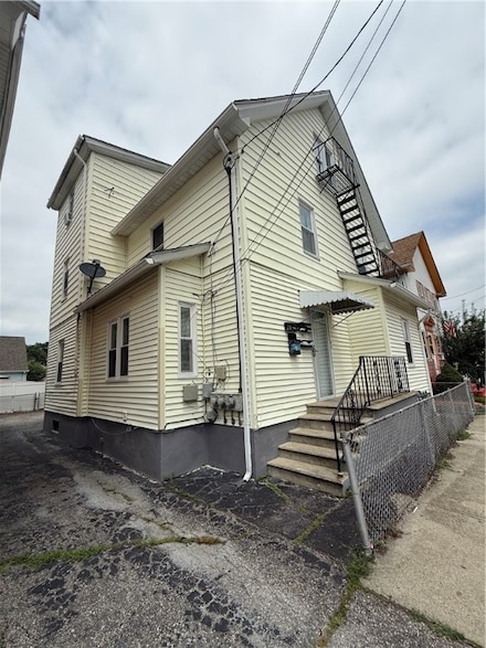 141 Pomona Ave, Providence, RI 02908