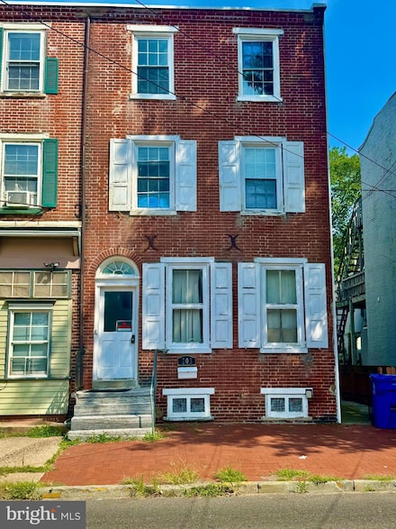 203 Garden St, Mount Holly, NJ 08060