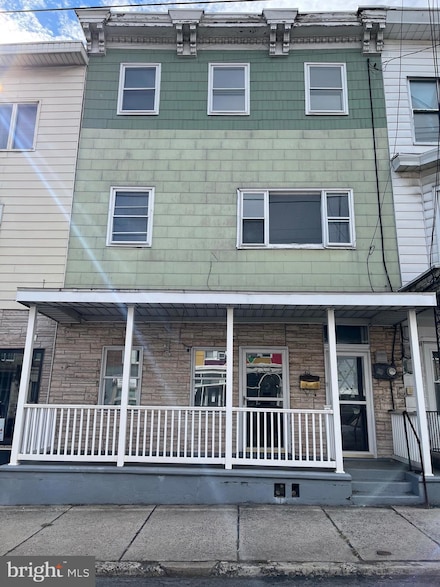 48 N 2nd St, Saint Clair, PA 17970