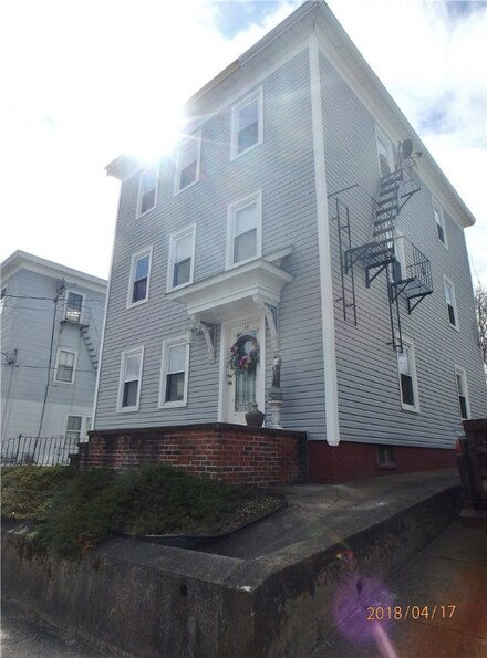 22 Bagley St, Central Falls, RI 02863