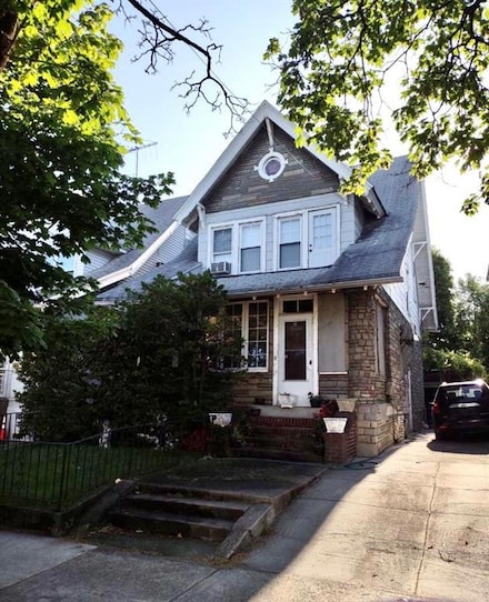 1091 E 3rd St, Brooklyn, NY 11230