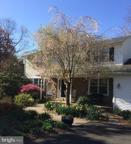 152 Bunker Hill Rd, Ottsville, PA 18942