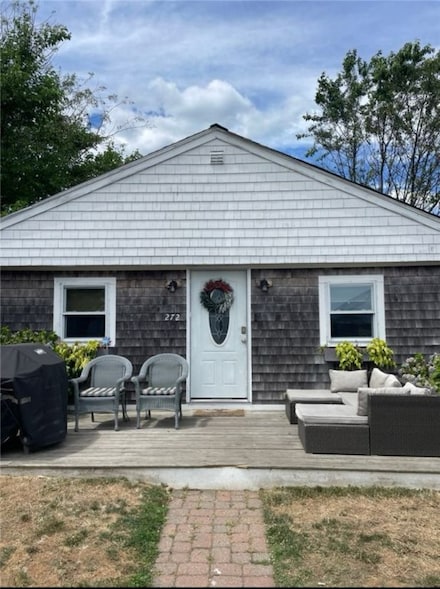 272 Riverside St, Portsmouth, RI 02871