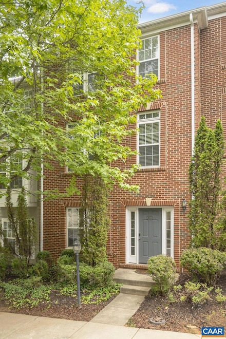 921 Bing Ln, Charlottesville, VA 22903
