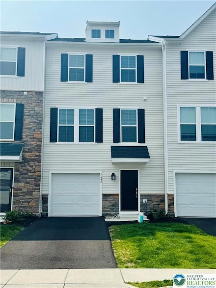 7640 Clayton Ave, Coopersburg, PA 18036