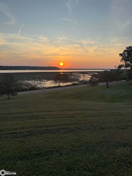 2 Bluff Woods, Nauvoo, IL 62354