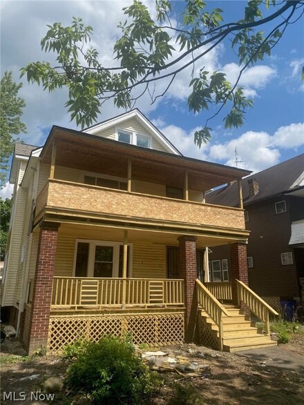 3557 E 151st St, Cleveland, OH 44120