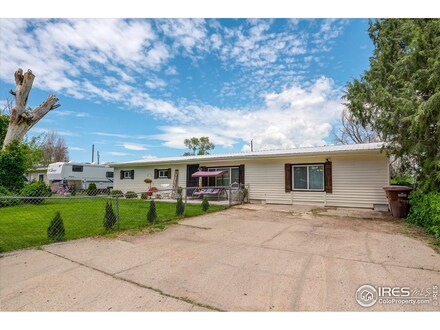 124 Spruce St, Log Lane Village, CO 80705
