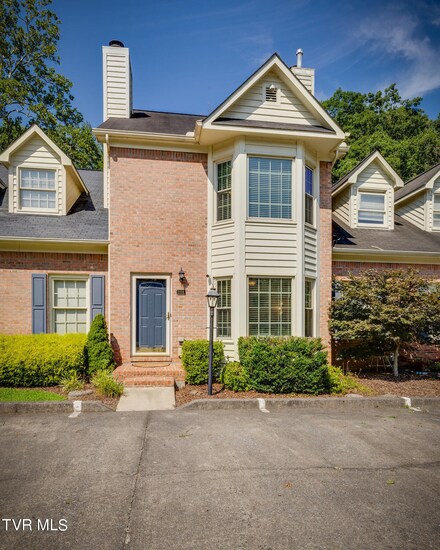 304 Ashley Oaks Private Dr, Kingsport, TN 37663