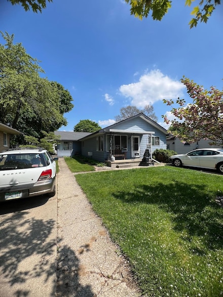 803 Mcdonnell St, Essexville, MI 48732