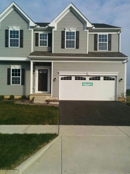 334 Karst Cir, Ashville, OH 43103