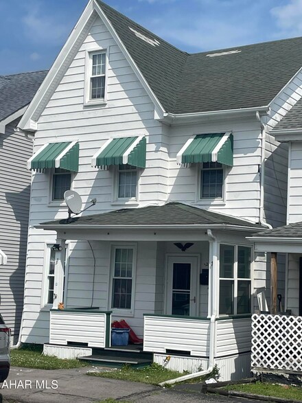 1209 1st Ave, Altoona, PA 16602