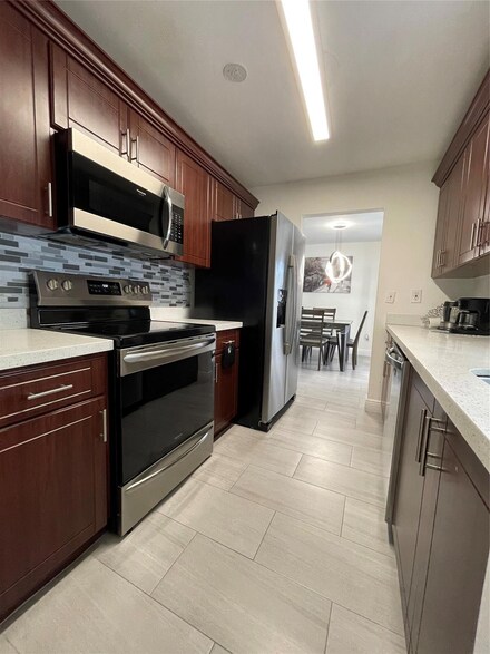 4174 SW 51st St Unit 2, Fort Lauderdale, FL 33314