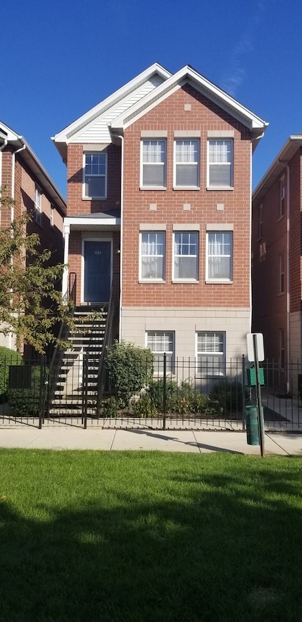 1111 N Crosby St Unit A, Chicago, IL 60610