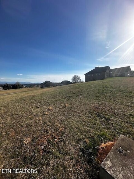494 Rarity Bay Pkwy, Vonore, TN 37885