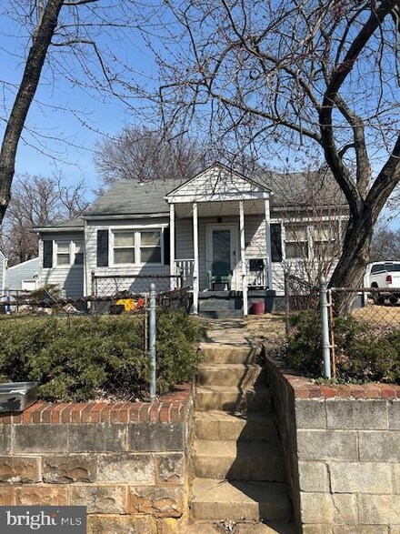 7712 Emerson Rd, Hyattsville, MD 20784