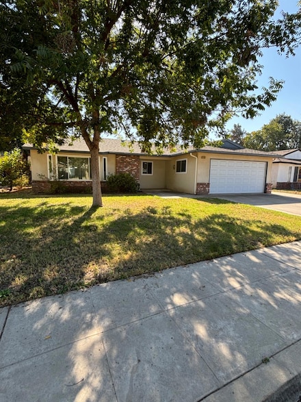 5133 W Willis Ave, Fresno, CA 93722
