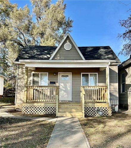 2013 Jones St, Saint Joseph, MO 64501