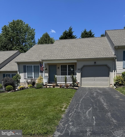 38 Knollwood Rd, Millersville, PA 17551