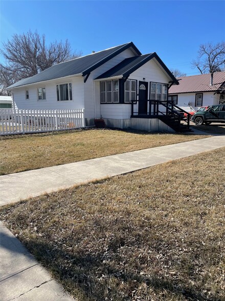 1100 17th St, Fort Benton, MT 59442