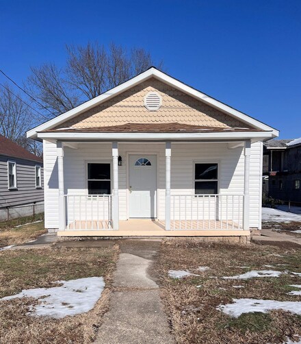 2236 Harrison Ave, Saint Albans, WV 25177
