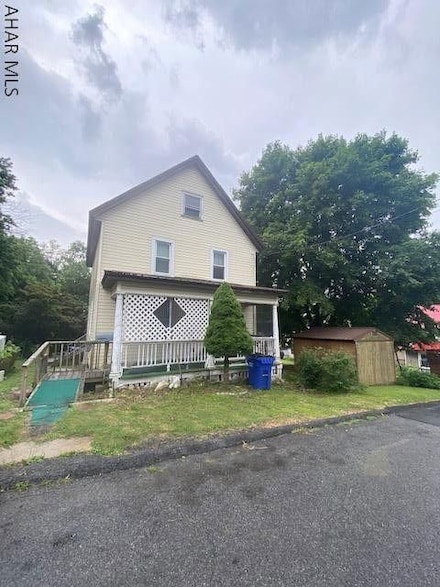 18 Short St, Everett, PA 15537