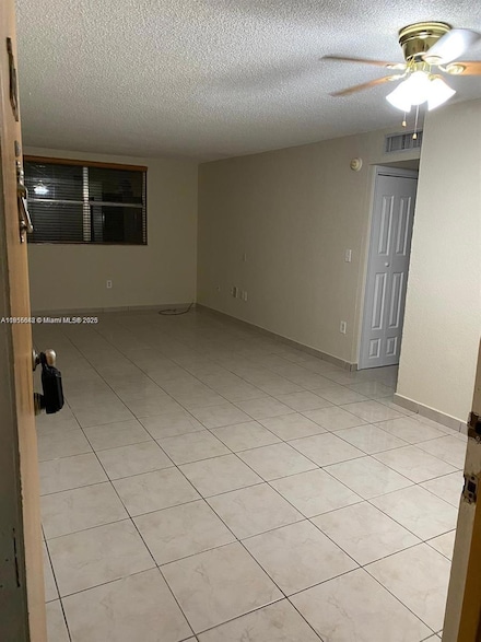 666 W 81st St Unit 220, Hialeah, FL 33014