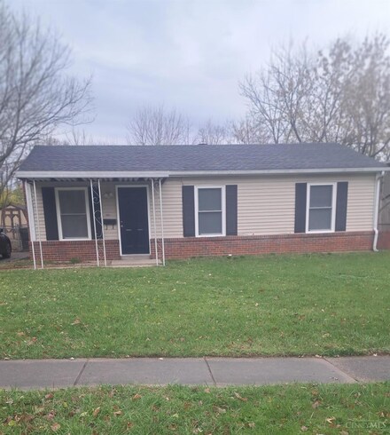 9884 Dunraven Dr, Cincinnati, OH 45251