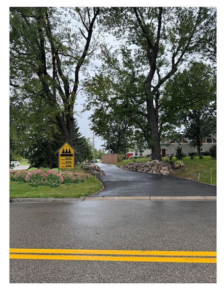 1096 Woodbury Dr, Woodbury, MN 55125