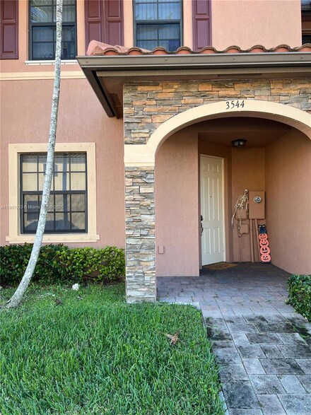 3544 W 88th Terrace, Hialeah, FL 33018