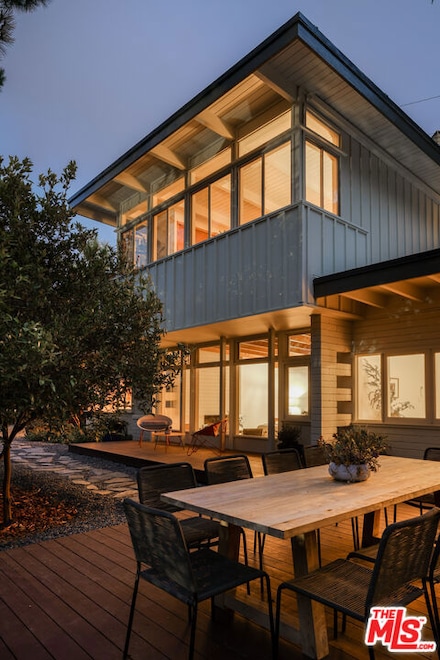 7349 Pacific View Dr, Los Angeles, CA 90068