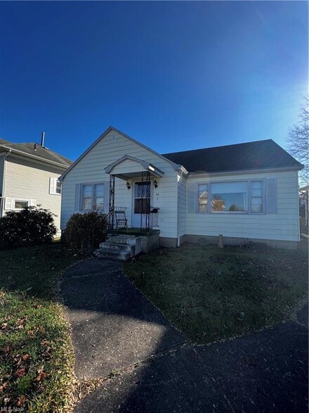 1014 Clark St, Cambridge, OH 43725