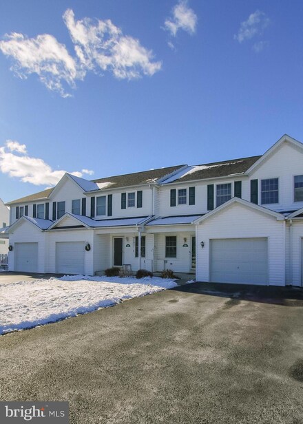 207 Meadow Ln, Harrisburg, PA 17112