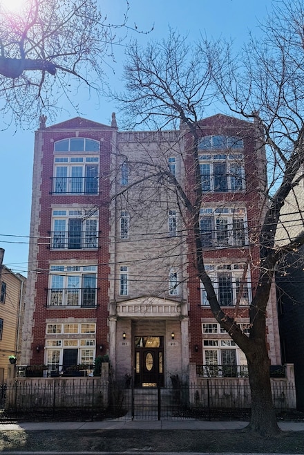 911 W Altgeld St Unit 2E, Chicago, IL 60614
