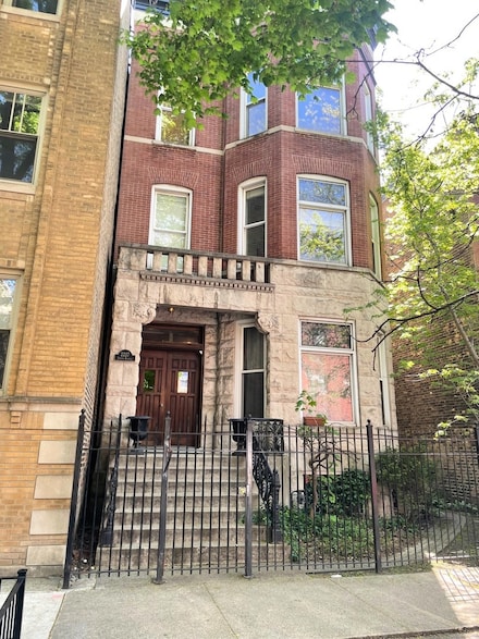 2227 N Bissell St, Chicago, IL 60614