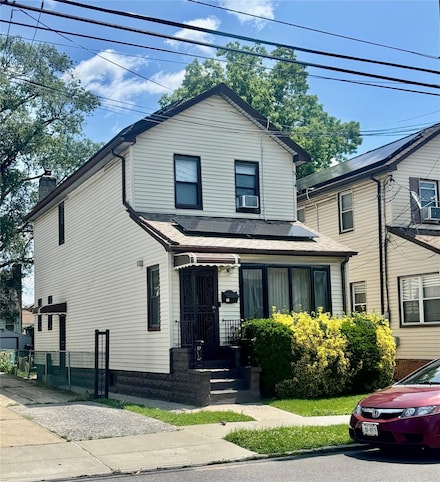 12133 Grayson St, Springfield Gardens, NY 11413