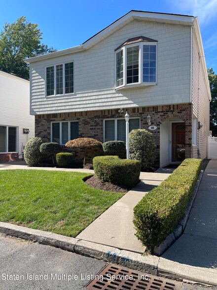 46 Rose Ln, Staten Island, NY 10312