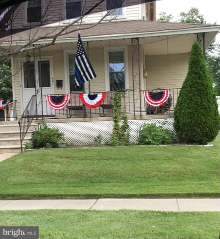 407 S Warwick Rd, Magnolia, NJ 08049