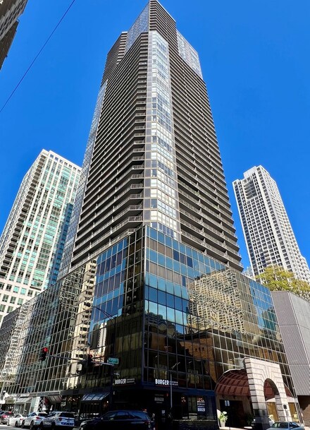 10 E Ontario St Unit 3902, Chicago, IL 60611