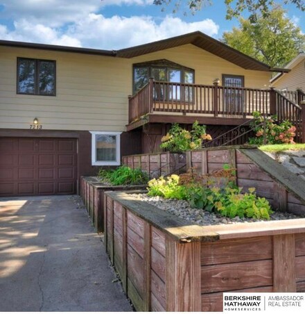 7213 S 50th St, Omaha, NE 68157