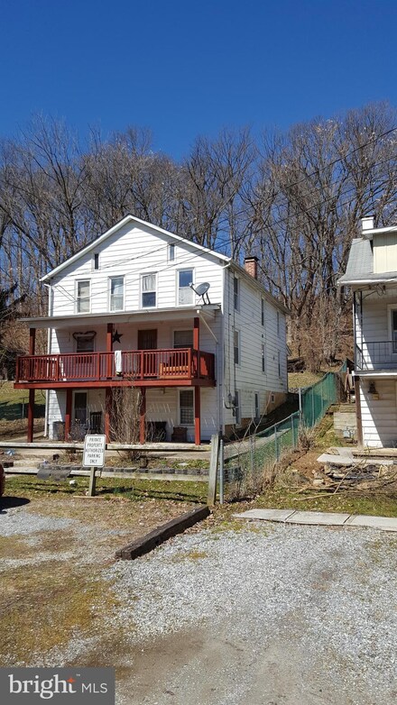 12 N Blacksmith Ave, Windsor, PA 17366