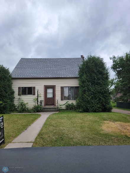 117 5th St W, Halstad, MN 56548