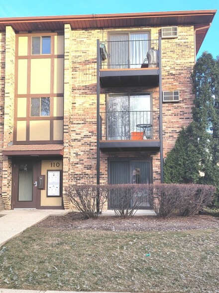 110 Klein Creek Ct Unit 5E, Carol Stream, IL 60188
