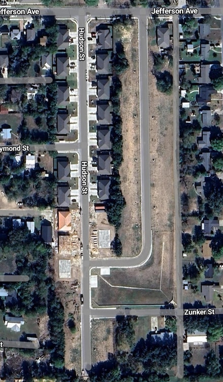 404-402 Ave, Seguin, TX 78155