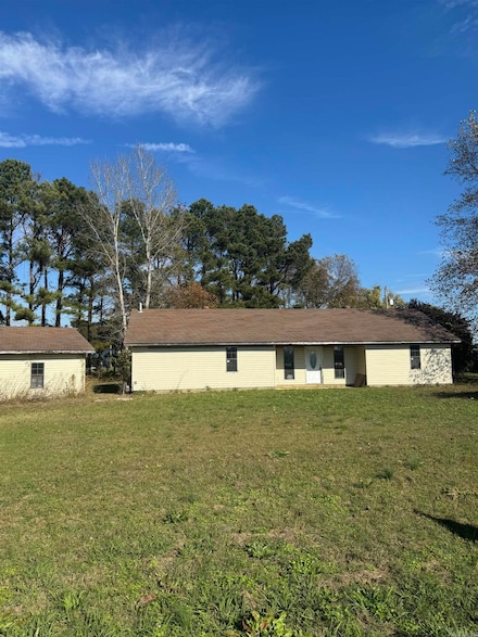 1 Willow Rd, Newport, AR 72112