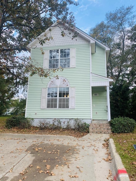 132 Cove Ln, Dothan, AL 36305