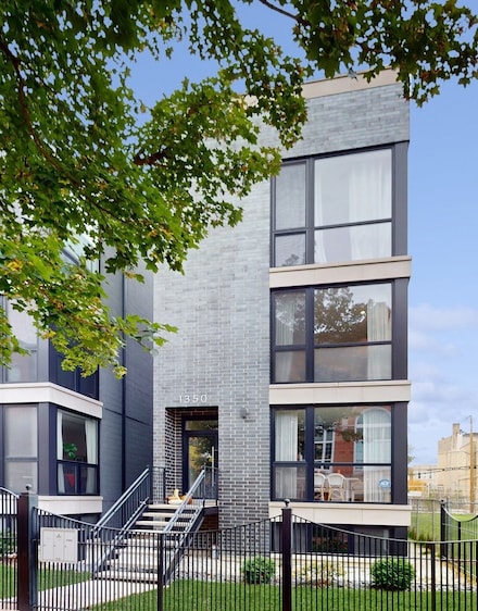 1350 N Claremont Ave Unit 1, Chicago, IL 60622