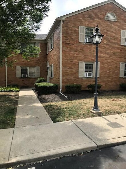 1065 Sells Ave Unit 9/I, Columbus, OH 43212